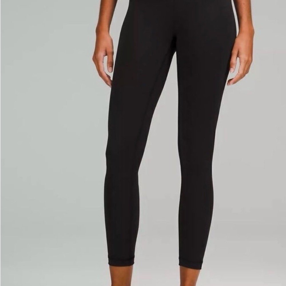 Lululemon Wunder Train Leggings 25” with pockets